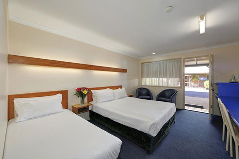 Smart Motels Bert Hinkler - Broome Tourism 18