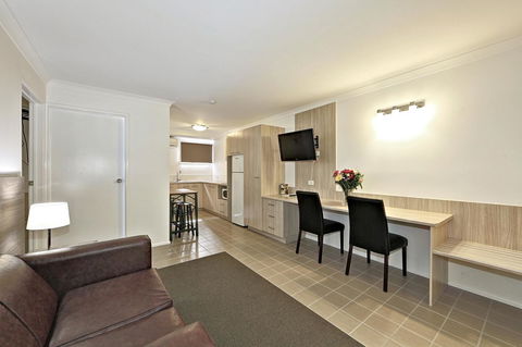 Smart Motels Bert Hinkler - Broome Tourism 31