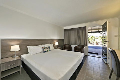 Smart Motels Bert Hinkler - Broome Tourism 24