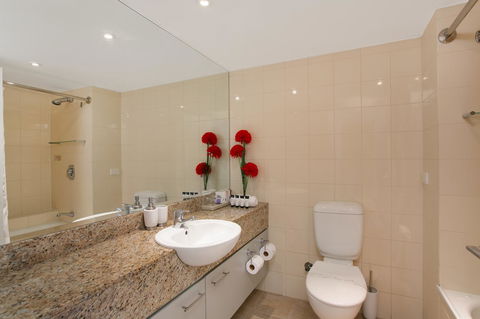 Palm Cove Beach Apartment - Broome Tourism 17
