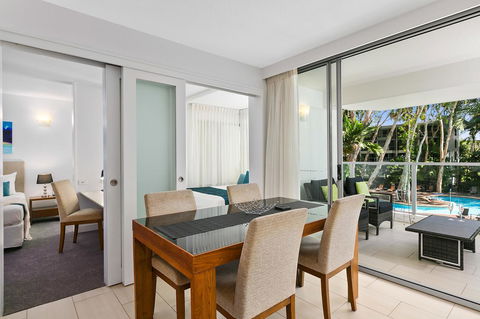Palm Cove Beach Apartment - Broome Tourism 9