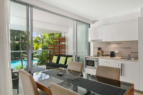 Palm Cove Beach Apartment - Broome Tourism 5