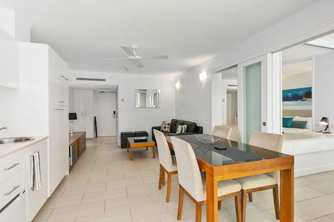 Palm Cove Beach Apartment - Broome Tourism 8