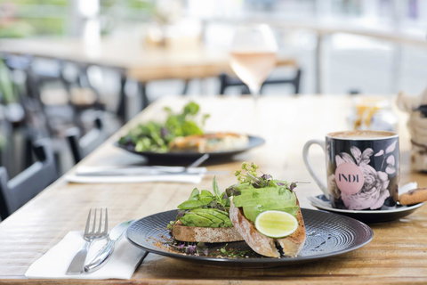 The Metropolitan Spring Hill - Broome Tourism 1