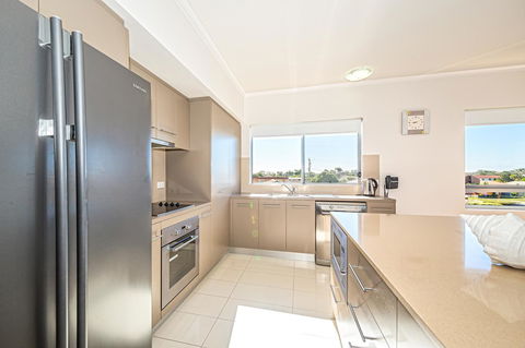 On The Bay Apartments - Broome Tourism 3