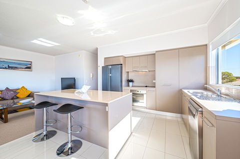 On The Bay Apartments - Broome Tourism 4