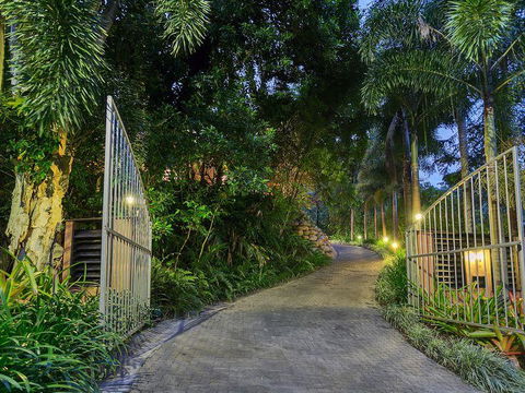 Cairns Rainforest Retreat - Broome Tourism 2
