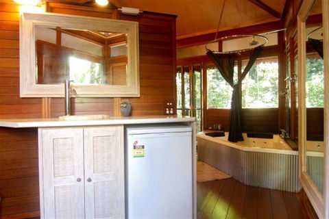 Cairns Rainforest Retreat - Broome Tourism 4