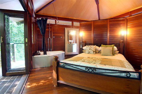 Cairns Rainforest Retreat - Broome Tourism 11