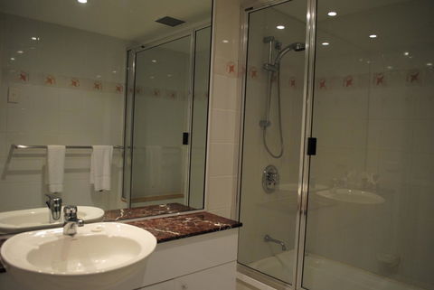 BeachView Apartments At Villa Paradiso - Broome Tourism 13