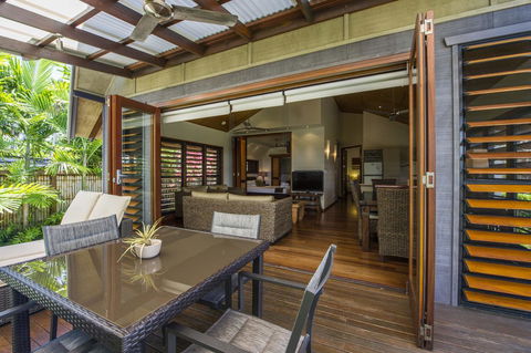 Pure Magnetic Villa 4 - Broome Tourism 1