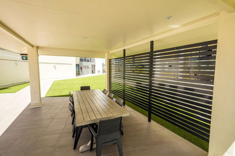 Jack And Newell Holiday Apartments - Broome Tourism 6