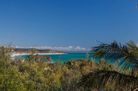 Cylinder Beach Mooloomba Unit 3 - Broome Tourism 1