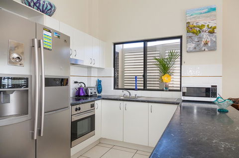 Cylinder Beach Mooloomba Unit 3 - Broome Tourism 6
