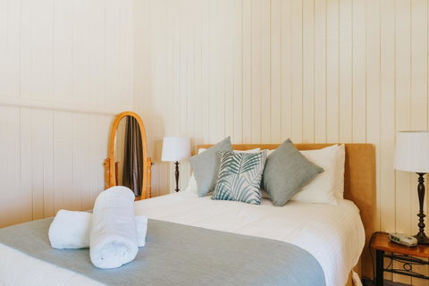 Apple Blossom Cottages - Broome Tourism 10