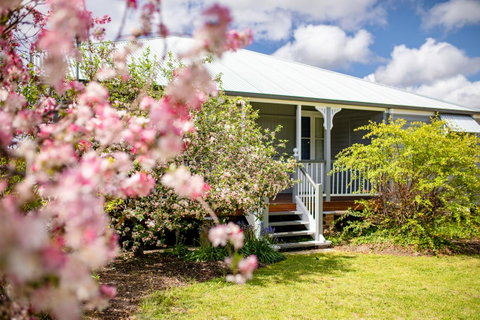 Apple Blossom Cottages - Broome Tourism 1