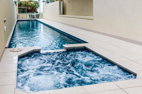 Malibu Apartments - Broome Tourism 11