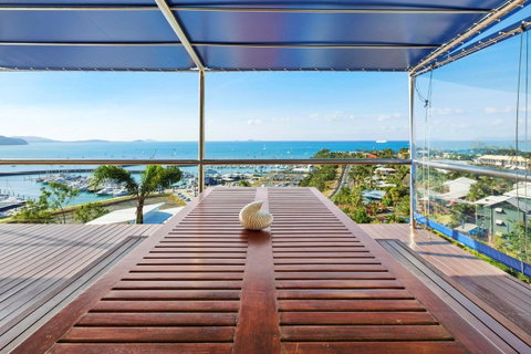 Nautilus On The Hill - Airlie Beach - Broome Tourism 4