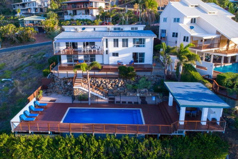 Nautilus On The Hill - Airlie Beach - Broome Tourism 19