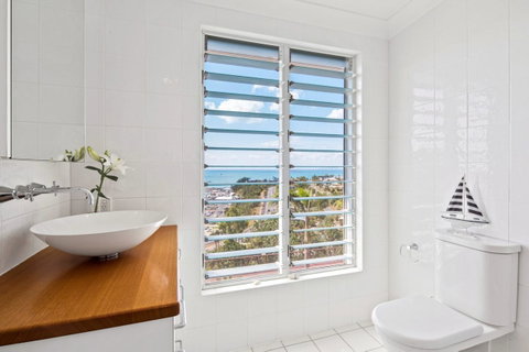 Nautilus On The Hill - Airlie Beach - Broome Tourism 26