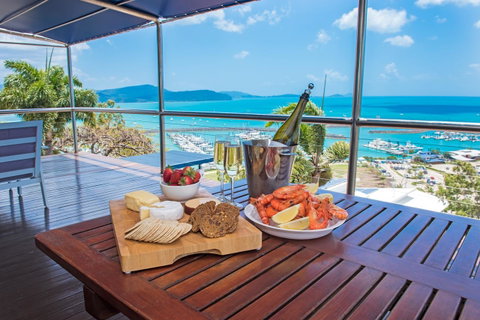 Nautilus On The Hill - Airlie Beach - Broome Tourism 10