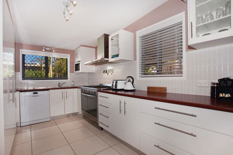 6 Botany Court Marcoola Beach - Pet Friendly 500 Bond - Broome Tourism 10