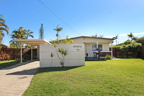 6 Botany Court Marcoola Beach - Pet Friendly 500 Bond - Broome Tourism 0
