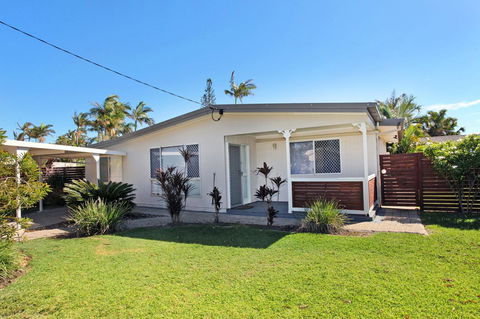 6 Botany Court Marcoola Beach - Pet Friendly 500 Bond - Broome Tourism 1