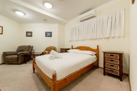 Paradise Penthouse At Waves - Airlie Beach - Broome Tourism 14