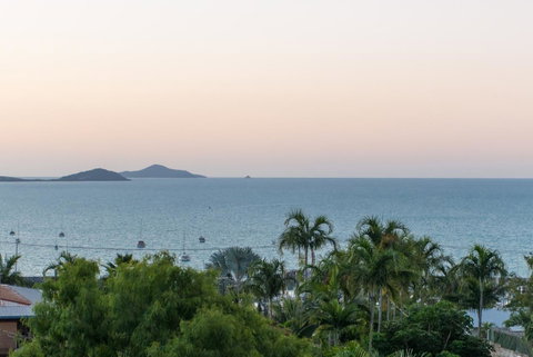 Paradise Penthouse At Waves - Airlie Beach - Broome Tourism 30