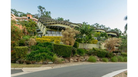 Paradise Penthouse At Waves - Airlie Beach - Broome Tourism 29
