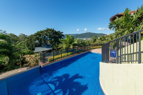 Paradise Penthouse At Waves - Airlie Beach - Broome Tourism 0
