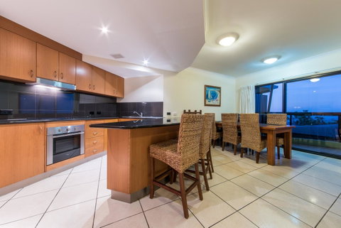 Paradise Penthouse At Waves - Airlie Beach - Broome Tourism 4