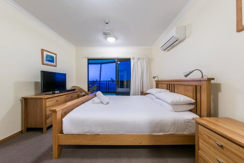 Paradise Penthouse At Waves - Airlie Beach - Broome Tourism 15