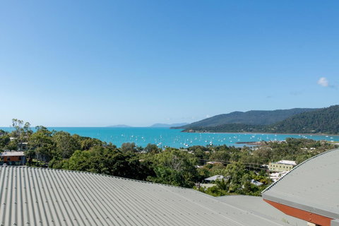 Paradise Penthouse At Waves - Airlie Beach - Broome Tourism 31