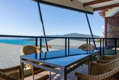 Paradise Penthouse At Waves - Airlie Beach - Broome Tourism 25