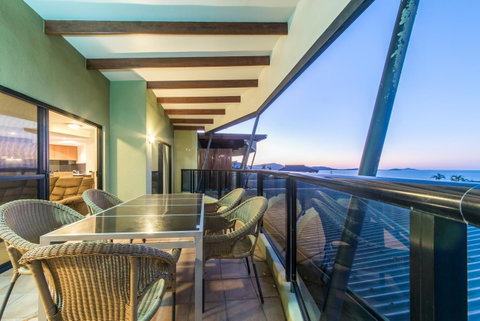Paradise Penthouse At Waves - Airlie Beach - Broome Tourism 28
