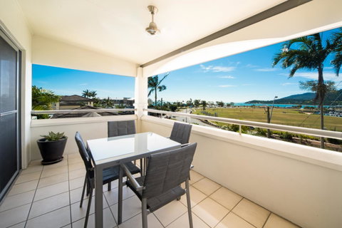 Portside Whitsunday Luxury Holiday Apartments - Broome Tourism 4