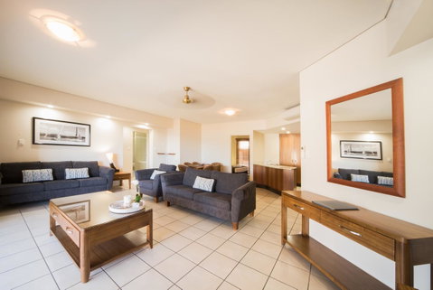 Portside Whitsunday Luxury Holiday Apartments - Broome Tourism 6