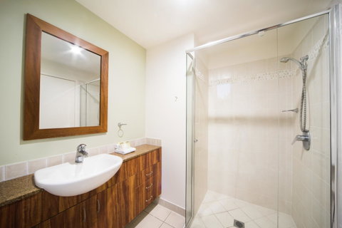 Portside Whitsunday Luxury Holiday Apartments - Broome Tourism 22