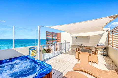 On The Beach Resort Bribie Island - Broome Tourism 1