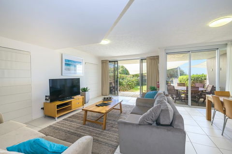 On The Beach Resort Bribie Island - Broome Tourism 16