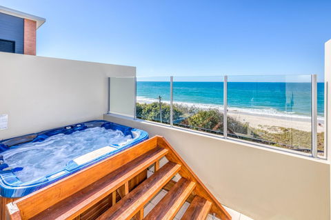On The Beach Resort Bribie Island - Broome Tourism 23
