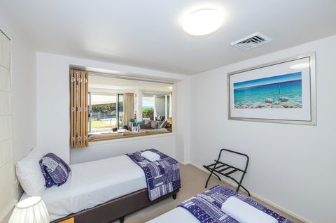On The Beach Resort Bribie Island - Broome Tourism 18