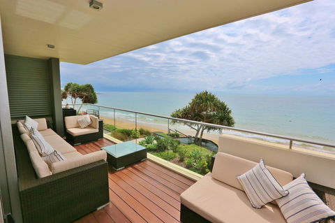 Dune On The Beach - Broome Tourism 0