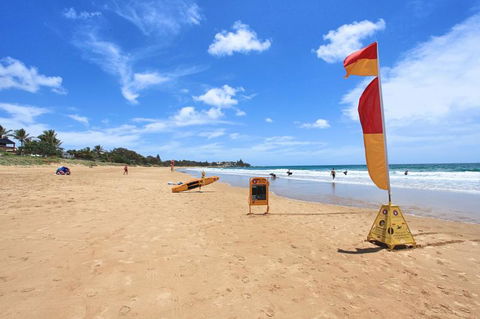 Dune On The Beach - Broome Tourism 8