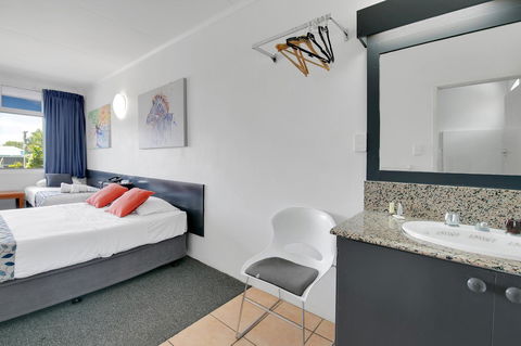 Kangaroo Point Central Hotel & Apartments - Broome Tourism 13