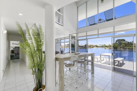 Havana Blue - Large 4 Bedroom Family Home - Broome Tourism 9