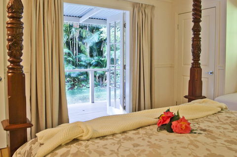 Curtis Falls Cottage - Broome Tourism 1