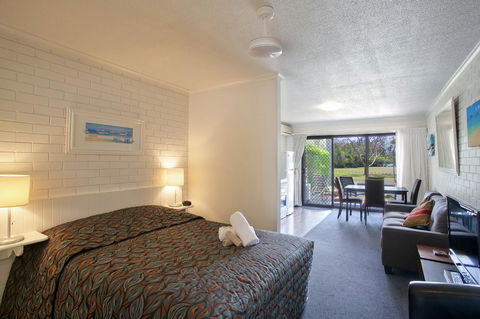 Regency Waterfront Noosa - Broome Tourism 10